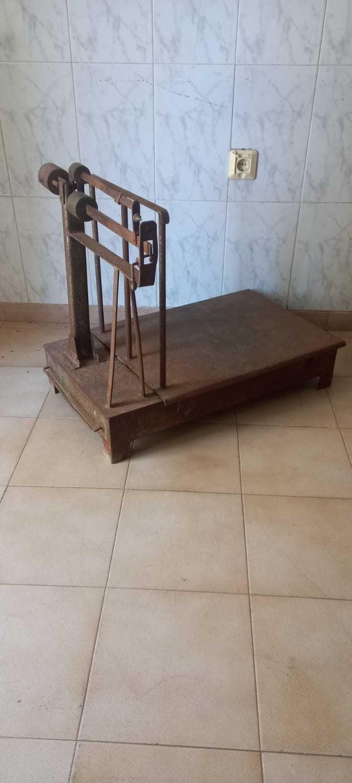 Balança decimal antiga