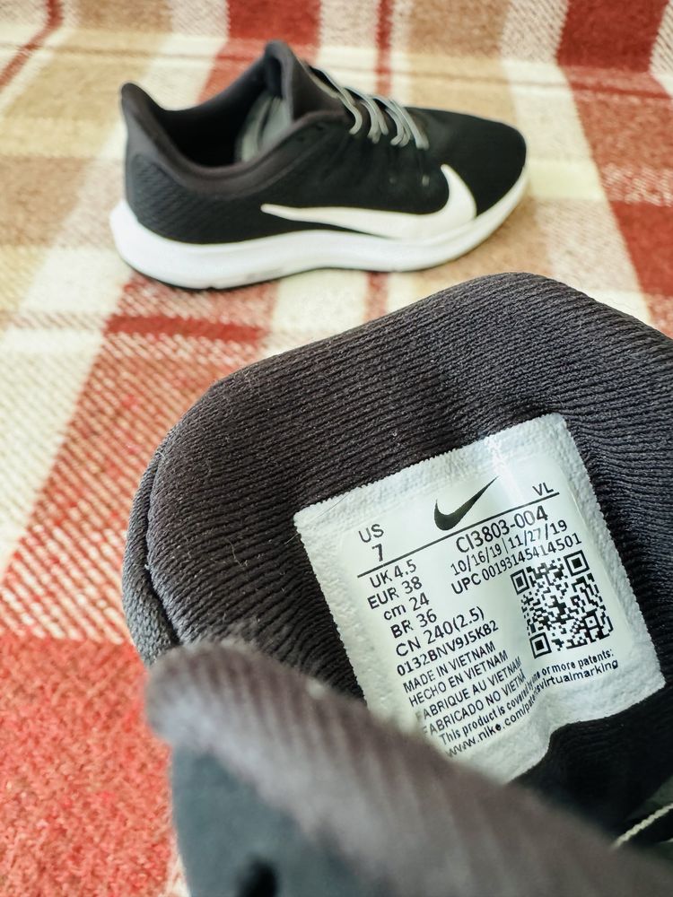 (Оригінал) жіночі кросівки Nike Quest, розмір 38