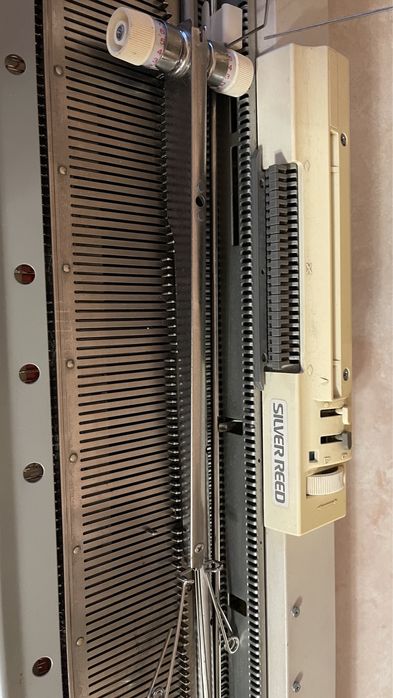 Продам вʼязальну машину Silver Reed SRP60N