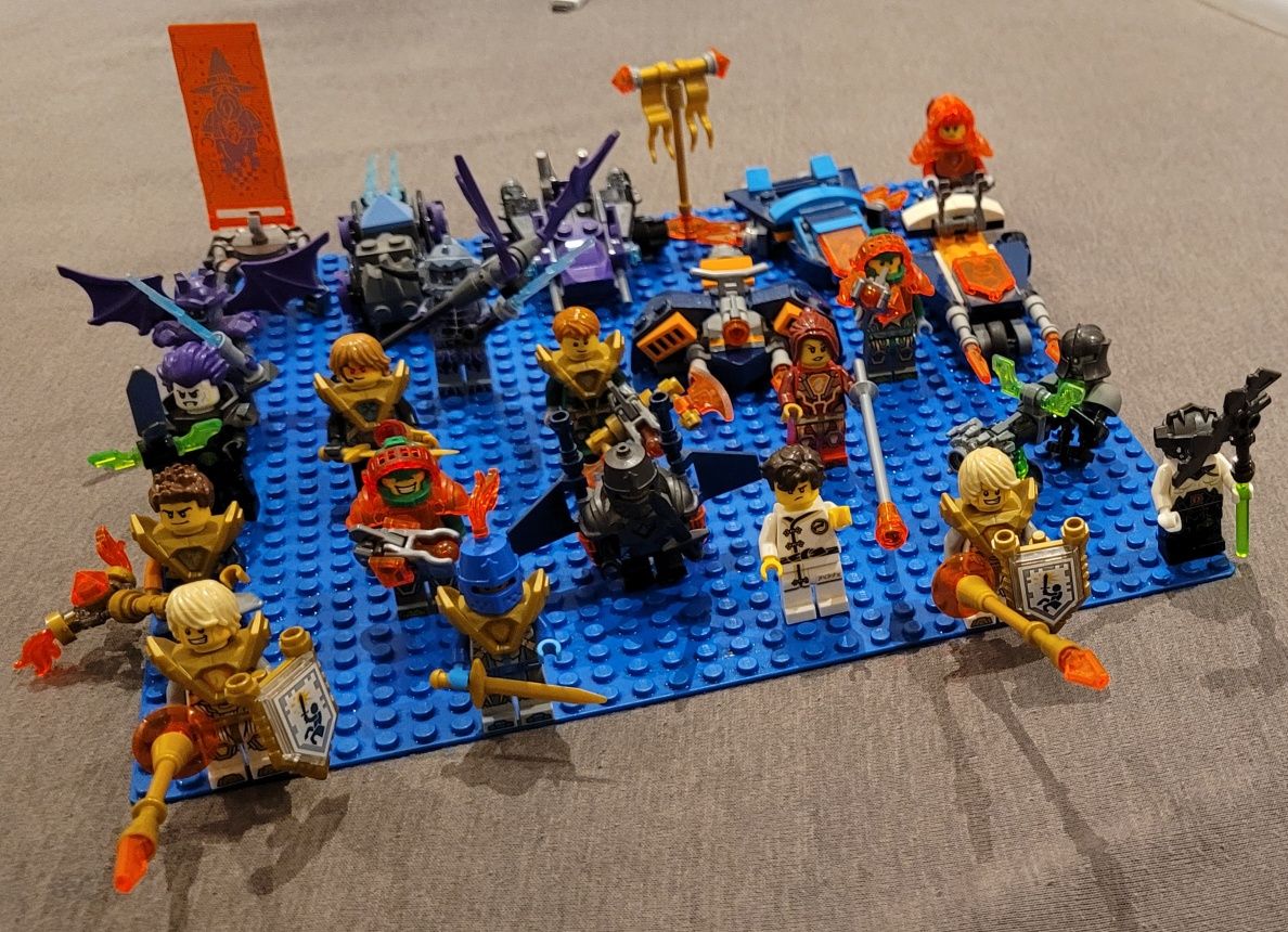 Lego Nexo Knights Figurki kolekcjonerskie i pojazdy