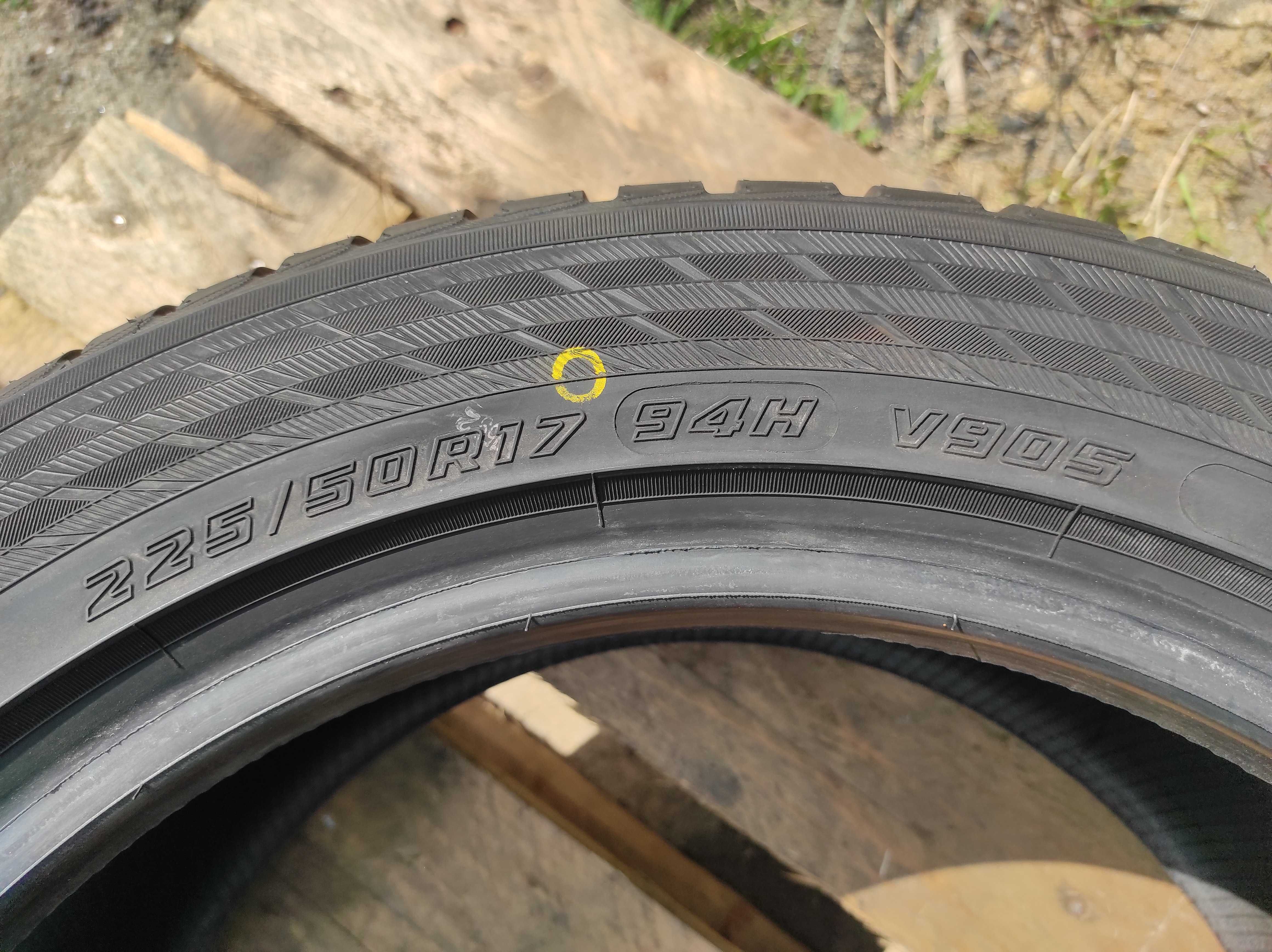 NOWE opony zimowe 2szt 225/50 R17 Yokohama Bluearth Winter V905