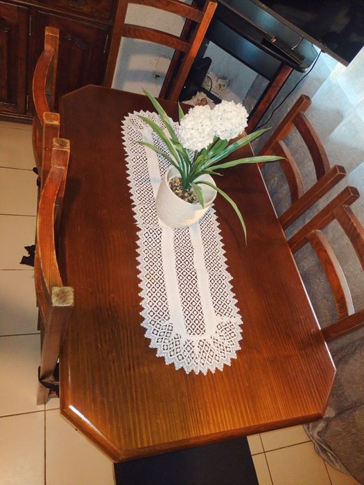 Mesa de sala + 5 cadeiras