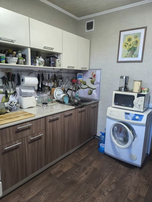 Продам 1 кімнатну квартиру ж/м Парус, Червоний камінь, Комунар,