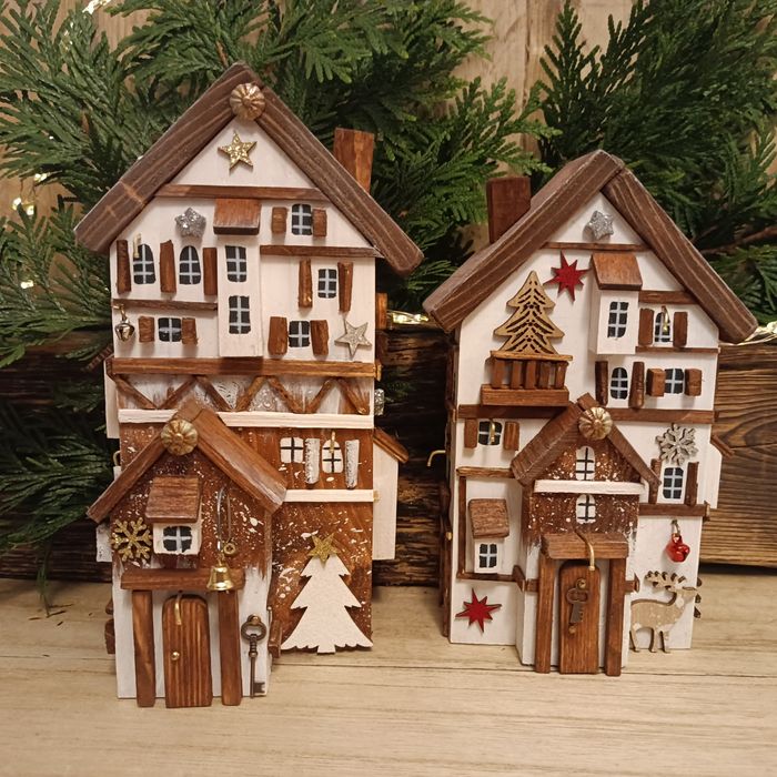 Domki drewniane kamieniczki świąteczne brązowo białe dekoracja