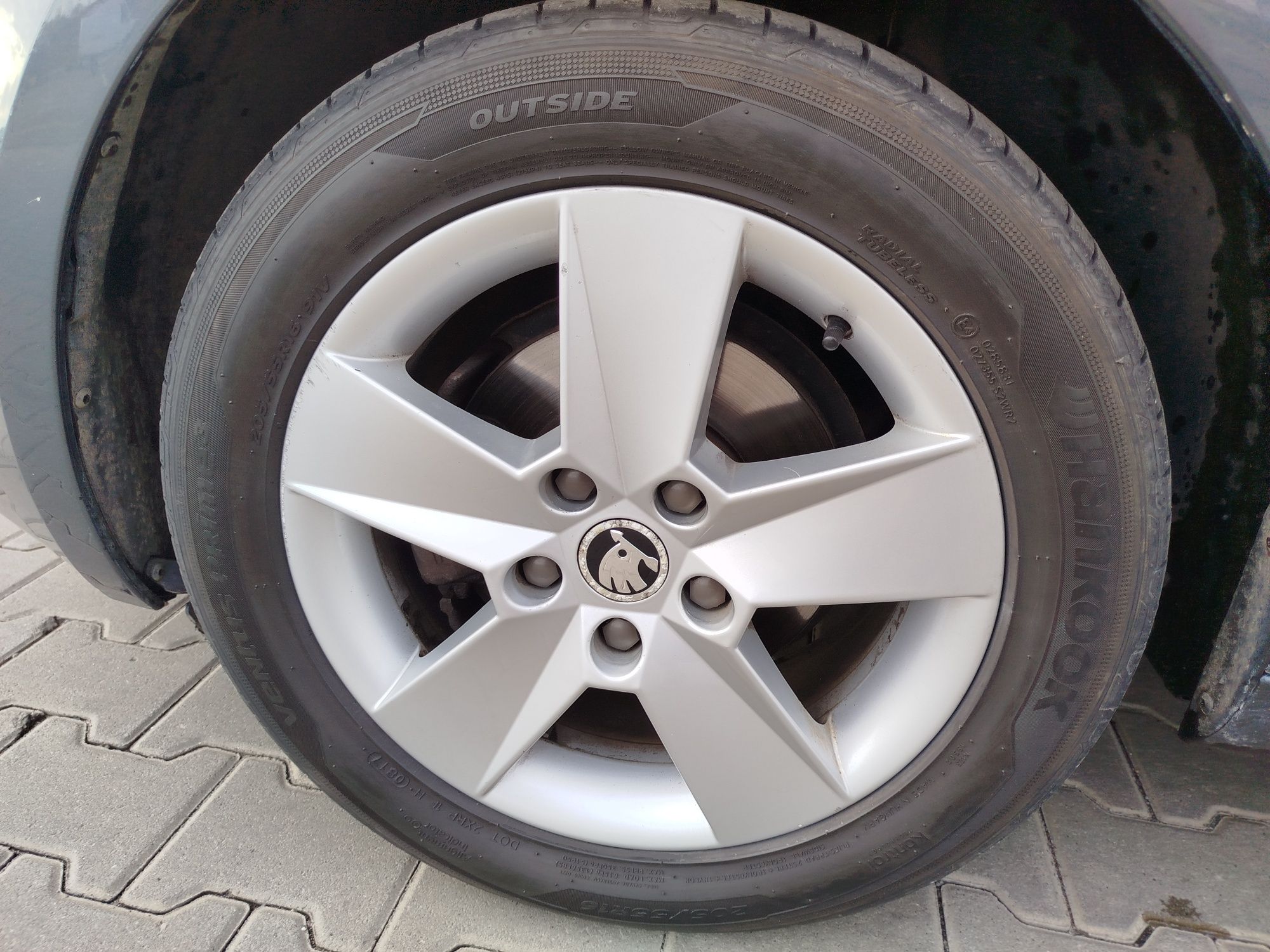 Шкода А7  1.6 tdi 2014