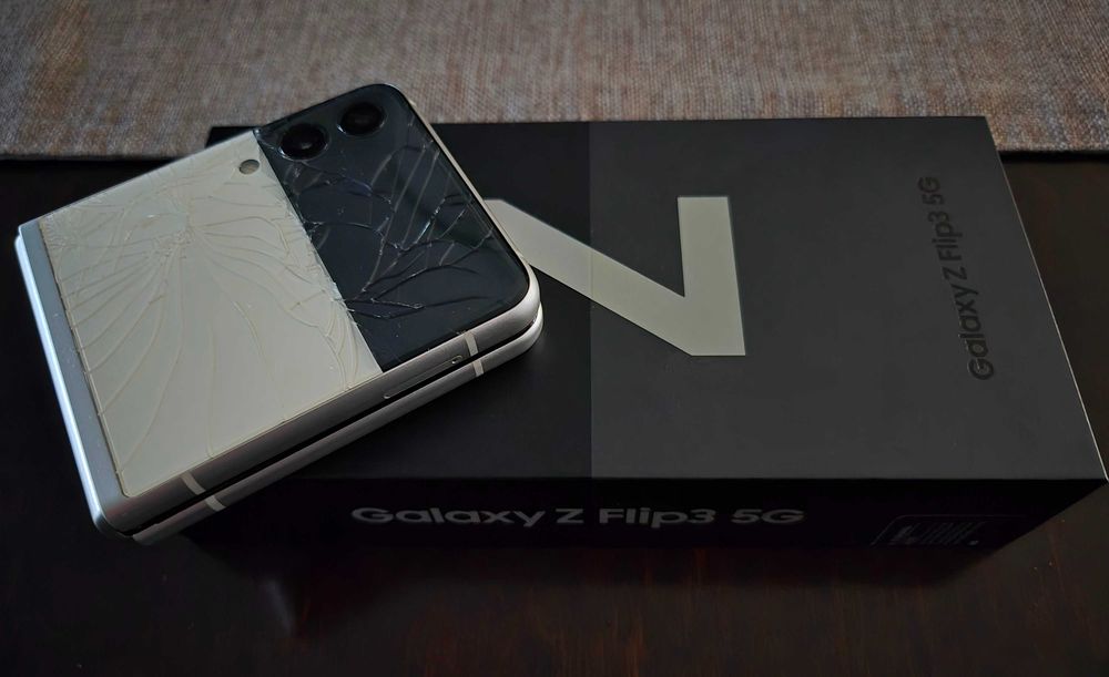 Samsung Galaxy Z Flip3 5G uszkodzony działający