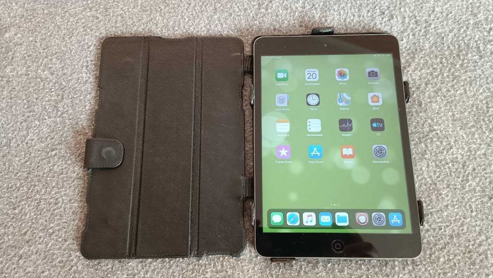 Apple iPad mini 2 Wi-Fi 32GB + чохол Stenk + Huawei MediaPad M3 lite