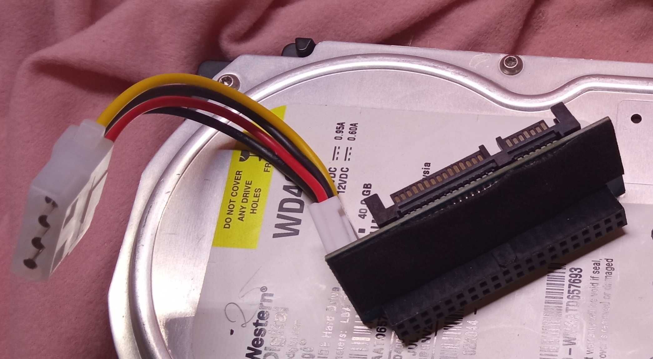 Adapter do dysku HDD aby podłączyć go do komputera ze złączami sata