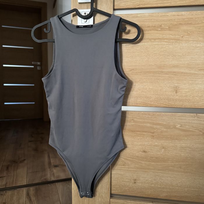 ciemnoszare body sinsay XS na ramiączkach
