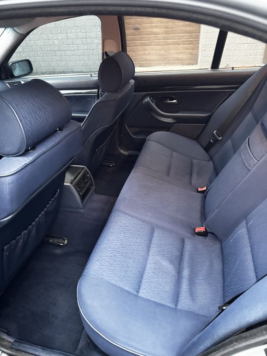 Продам E39 2003року 2.5 дизель