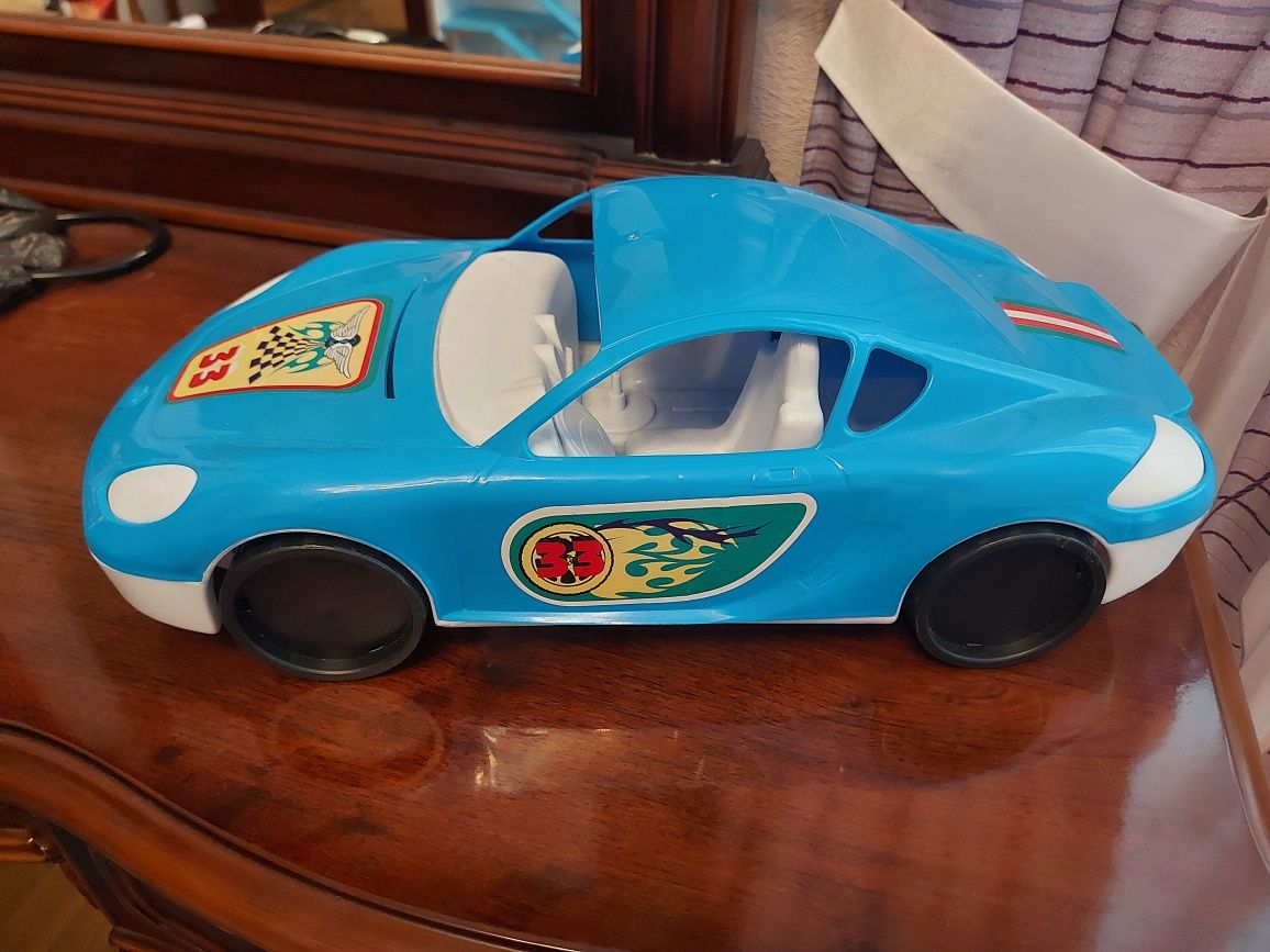 Продам большую  машину игрушечную