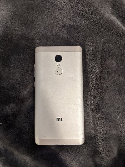 Redmi Not 8 в темно синьому кольорі ті інші