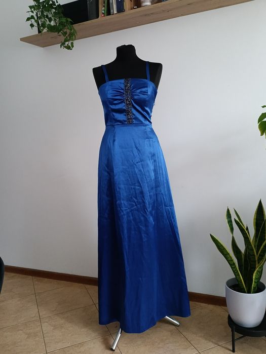 Satynowa sukienka wieczorowa