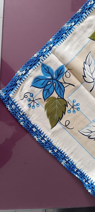 Toalha decorativa bordada crochê 76cm x 76cm