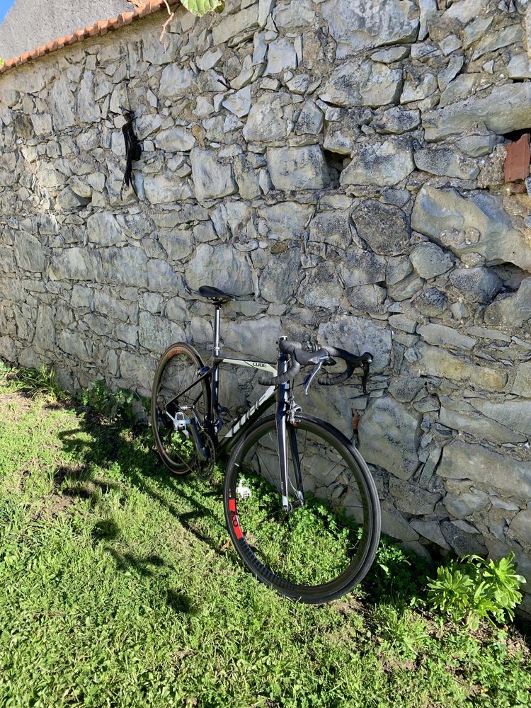 Cube Attain Race M Full Carbon