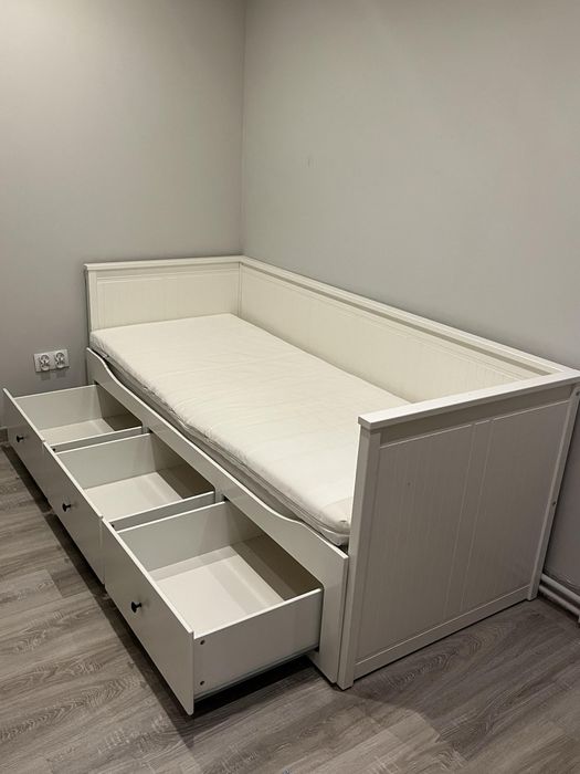 lozko HEMNES rozkladane