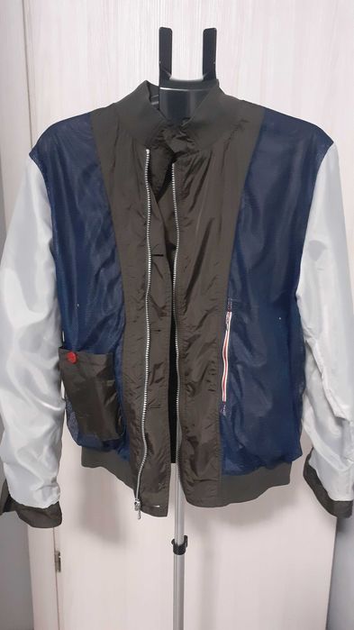 Ветрівка Bugatti