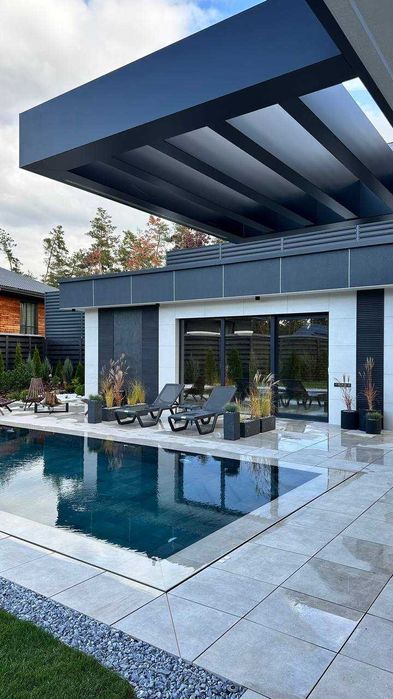 Просторий і стильний будинок в Ходосівці.