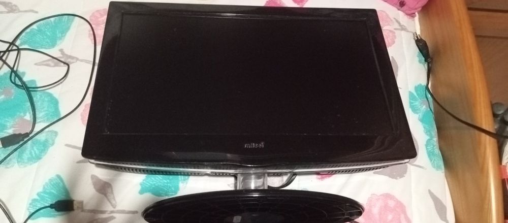 TV mitsai 19 polegadas a trabalhar