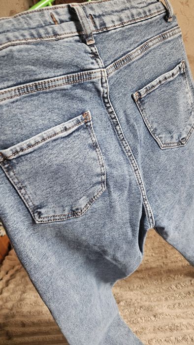 Джинсы женские .