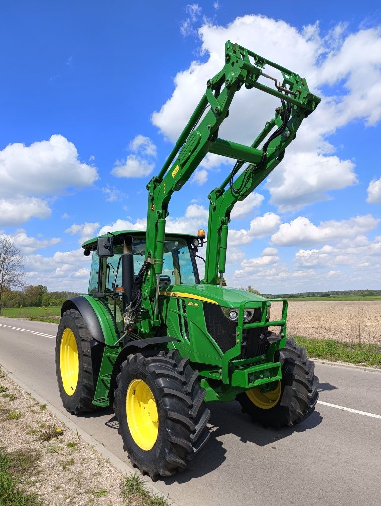 John Deere 6090 M z turem John Deere H310, 6110 R, 6100, 6230, 6330