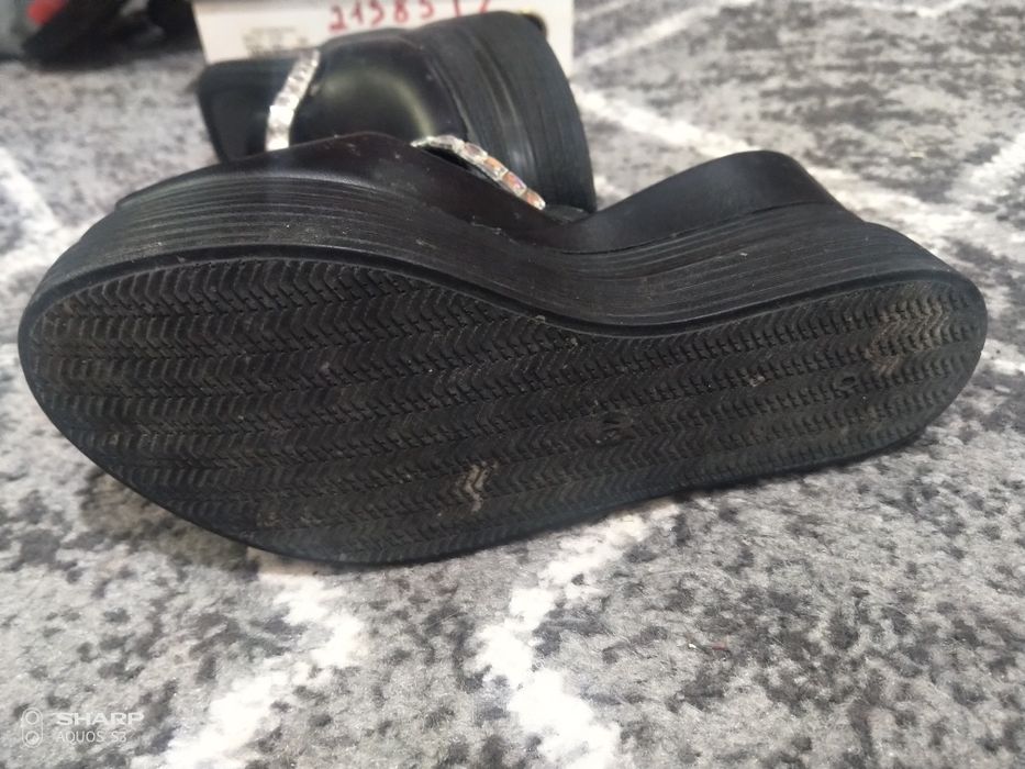 Шлепки женские танкетка