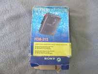 walkman/ dyktafon SONY TCM- 313 z pudełkiem, uszkodzony