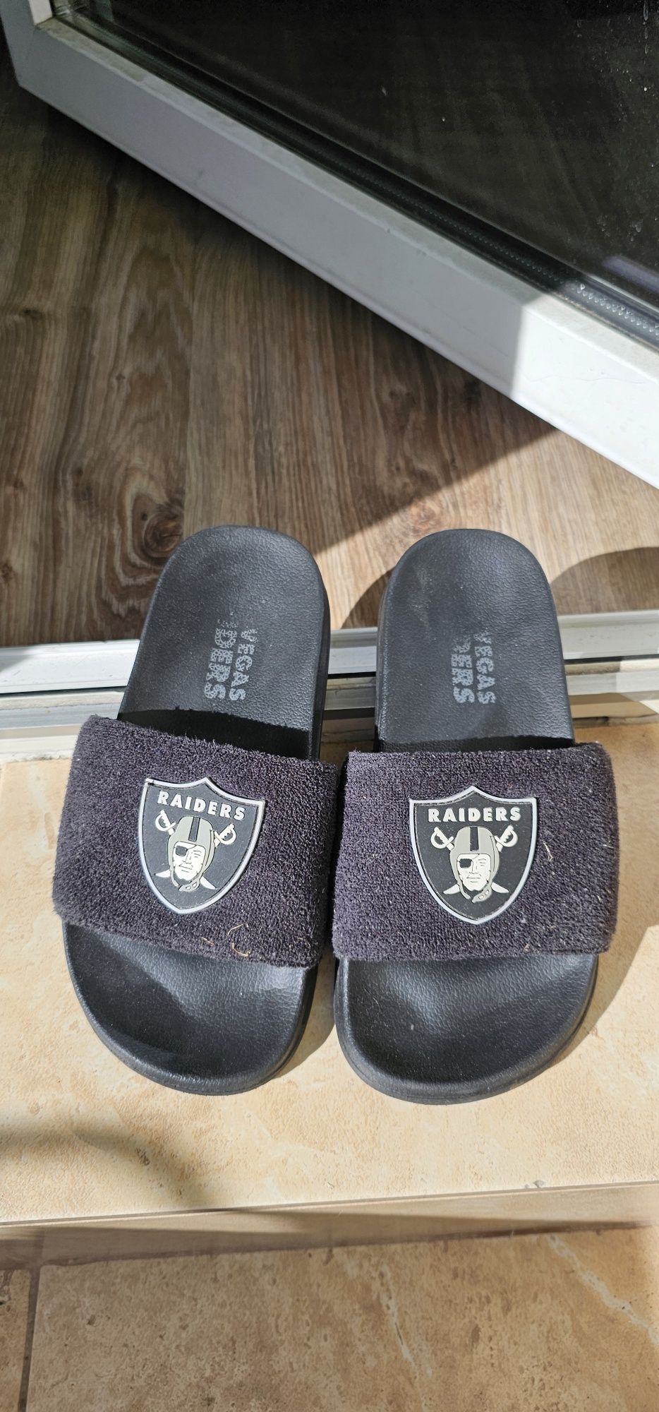 Klapki damskie Las Vegas RAIDERS rozmiar 37 wkładka 23cm