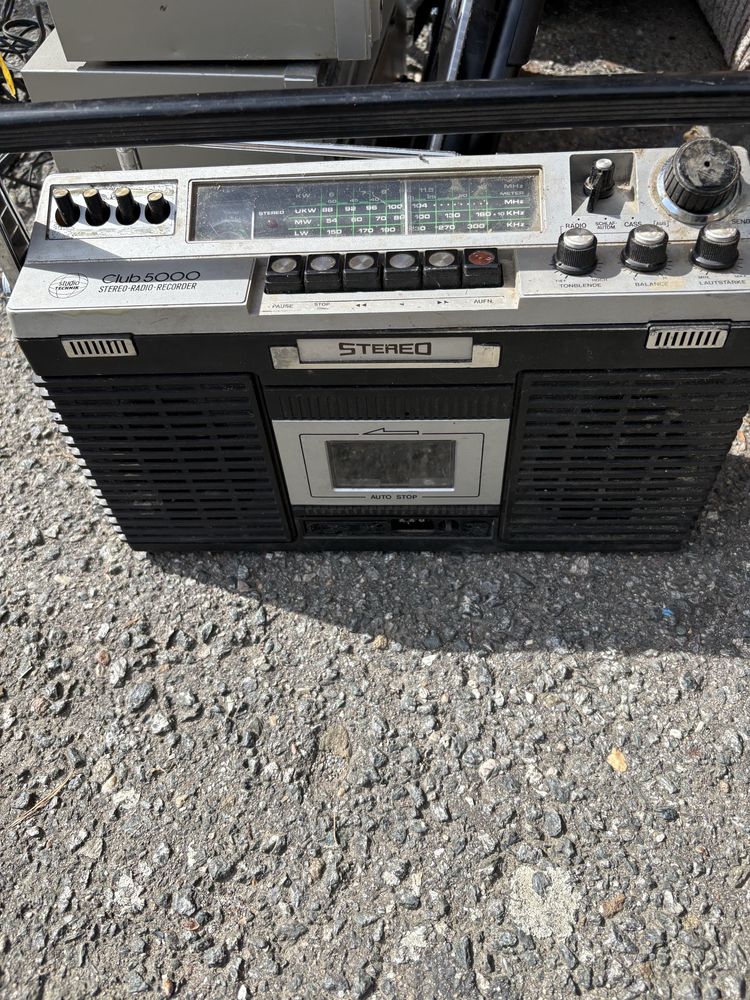 Sorzddam stare radio na kasety