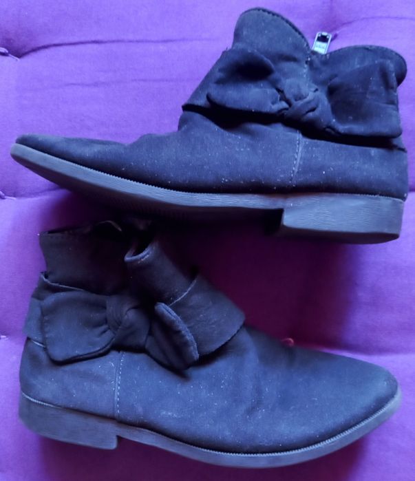 Czarne krotkie botki zamszowe dziewczece 26 H&M