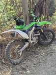 Kawasaki kxf450.