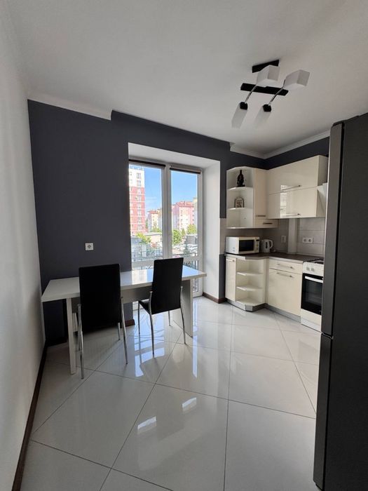 Подобова оренда квартири м.Винники