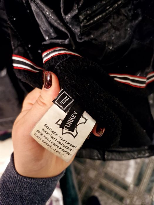 Чоловіча кожанка чорного кольору з карманами,мужская кожанка Чёрная