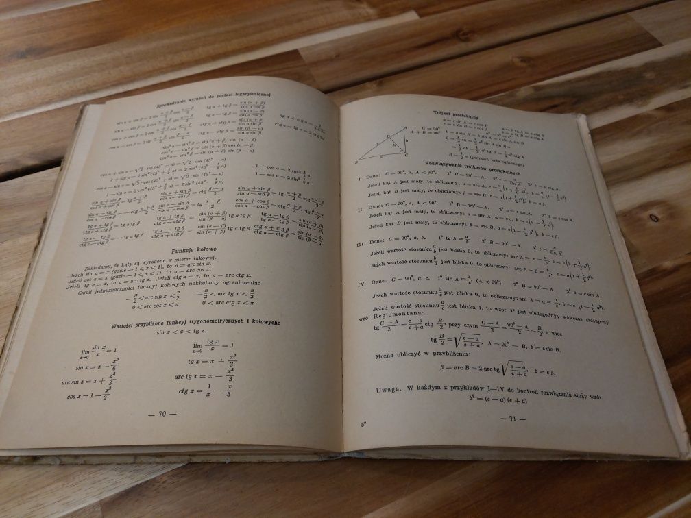 Tablice matematyczno-fizyczne  czterocyfrowe Władysław Wojtowicz