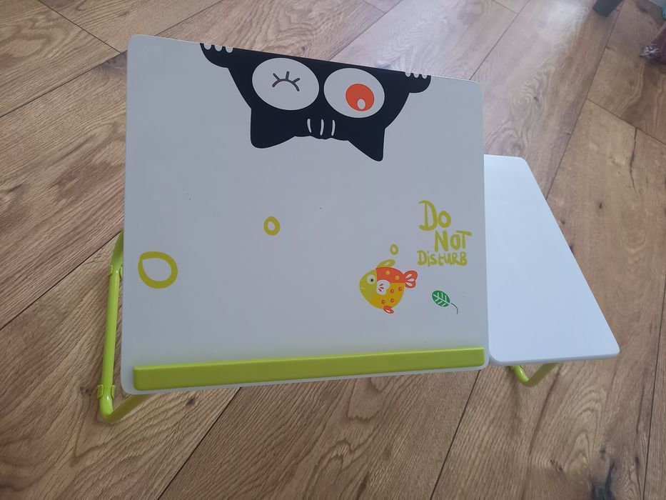 Rozkładany stolik pod laptop