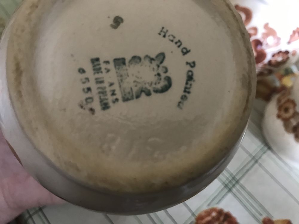 Komplet sześciu naczyń