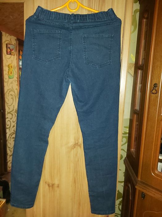 Nowe spodnie jeansowe w gumkę- rurki r. 38