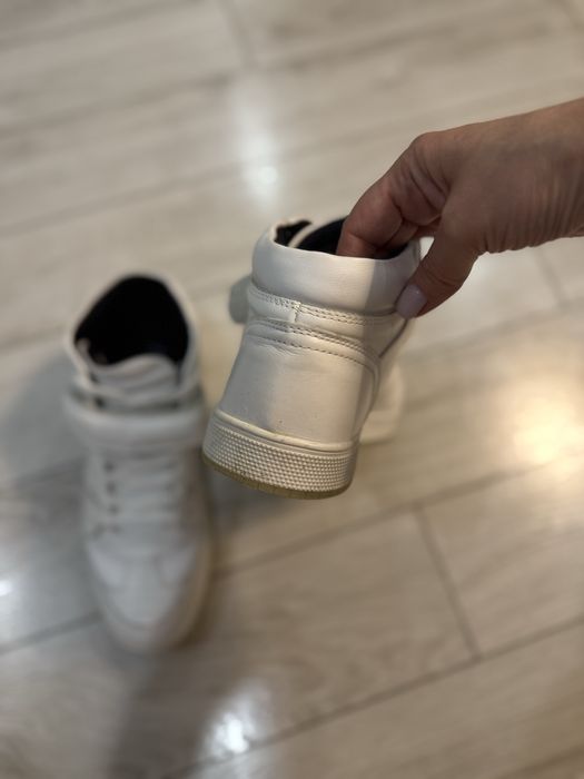 Хайтопи кросівки  шкіряні Zara Зара розмір 39