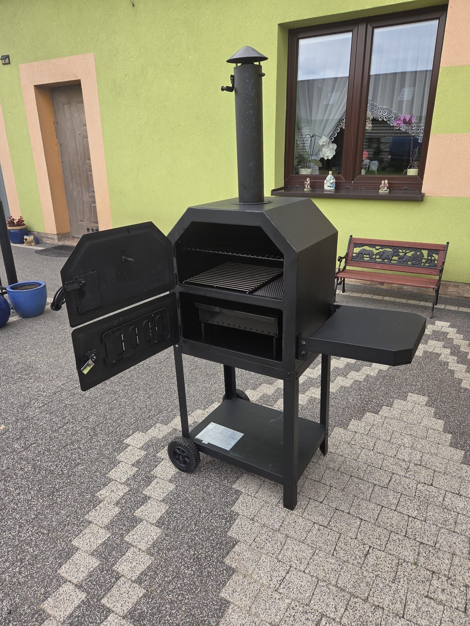 Piec do pizzy lub wędzarnia