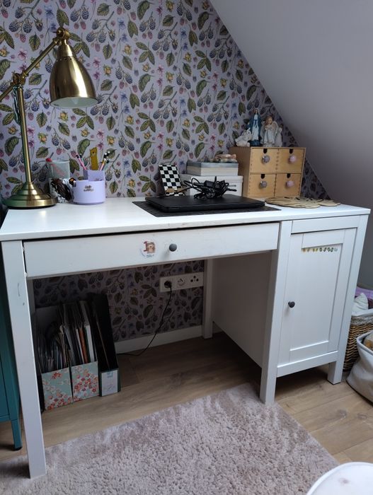 Biurko drewniane Hemnes, rezerwacja do 14:00