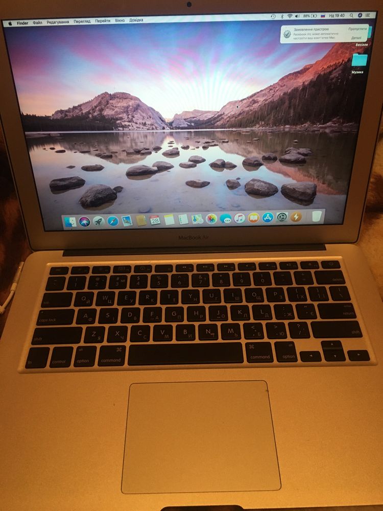 Продам Macbook Air 13