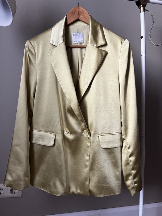 Розпродаж! Жакет Bershka атласний