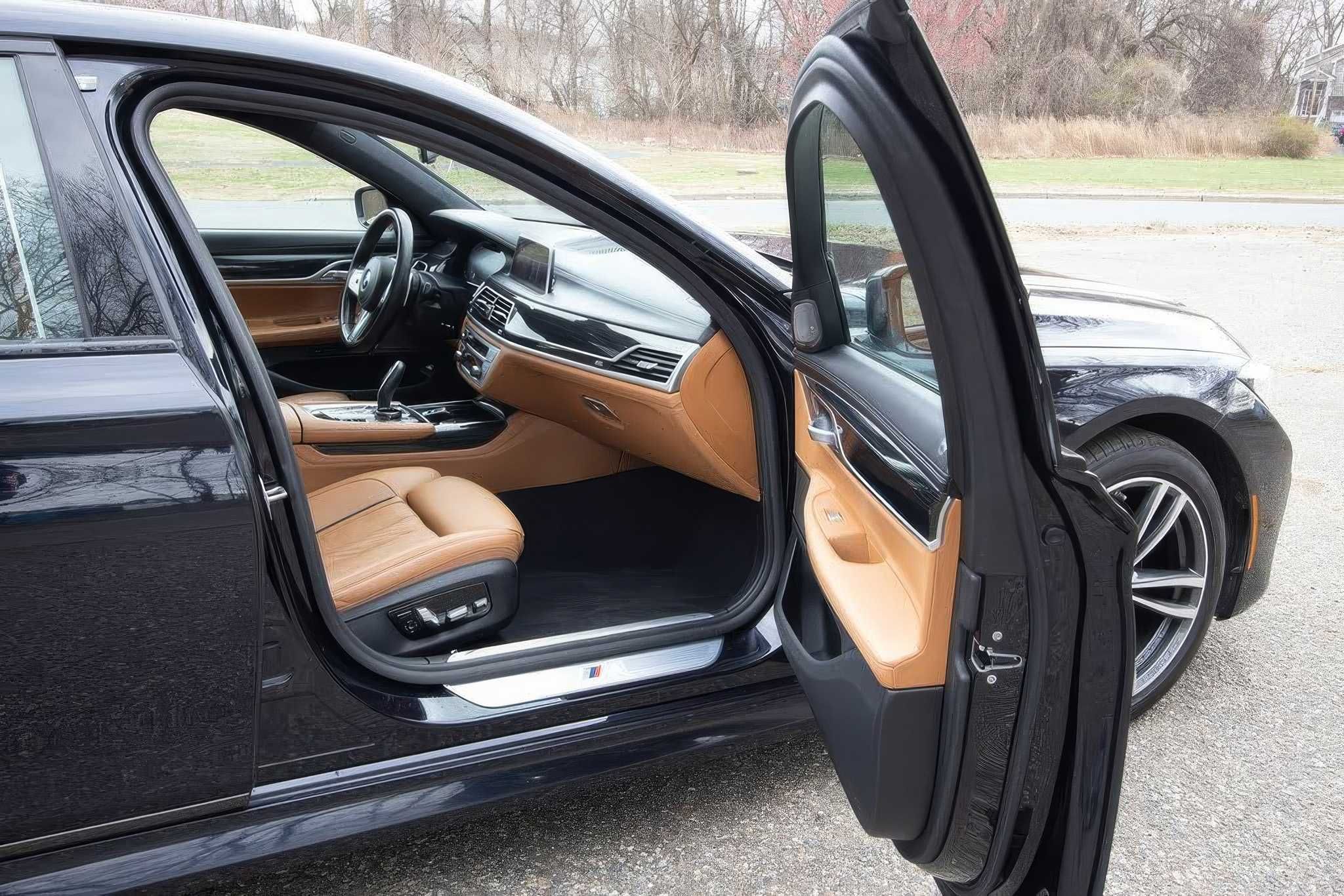 2021 BMW 750i xDrive