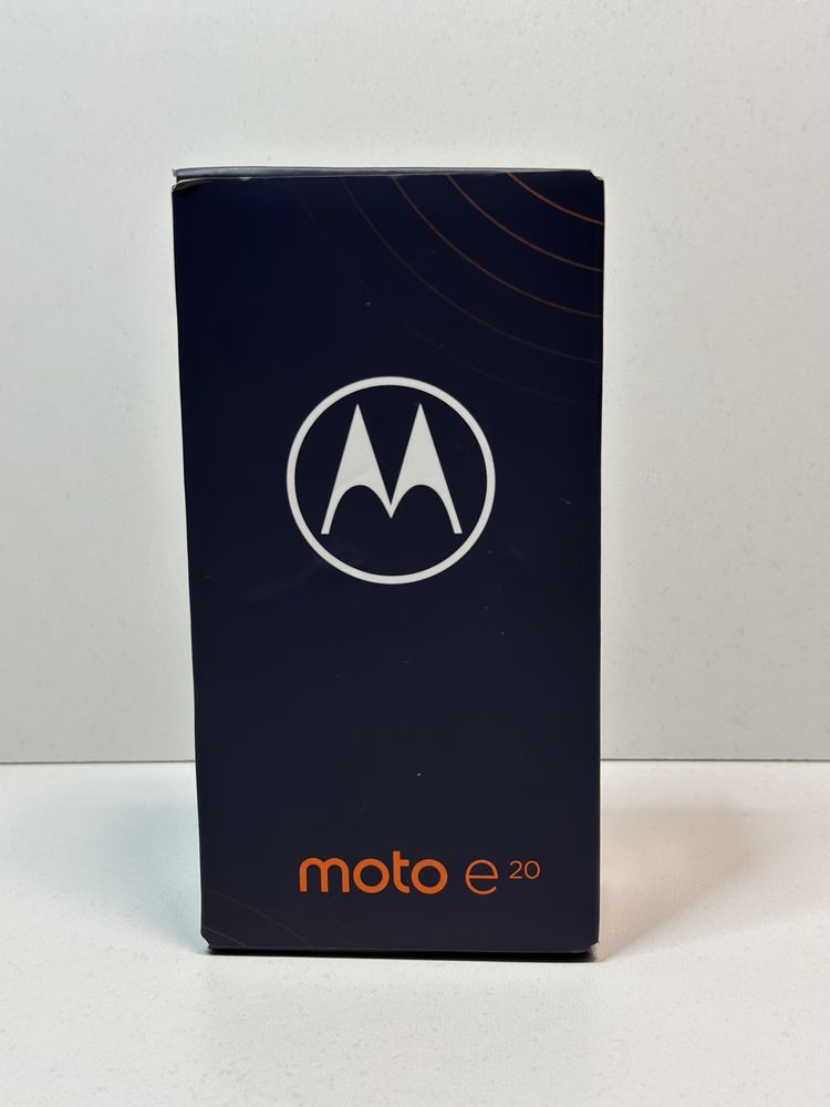 Новий Телефон Смартфон Motorola E20 2/32Gb Graphite Gray (XT2155-6]