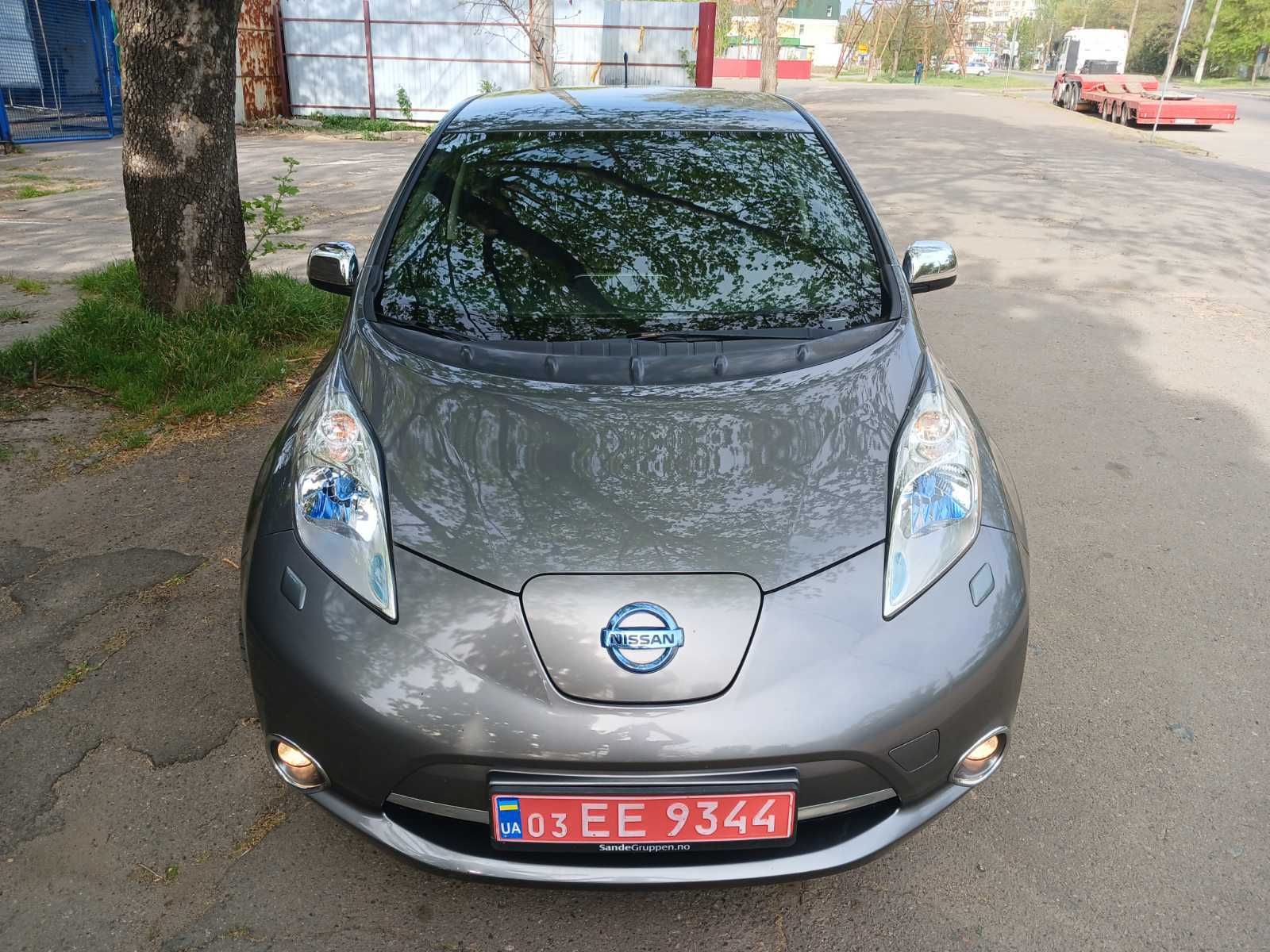 Nissan Leaf електро 2013 року 24 кВт