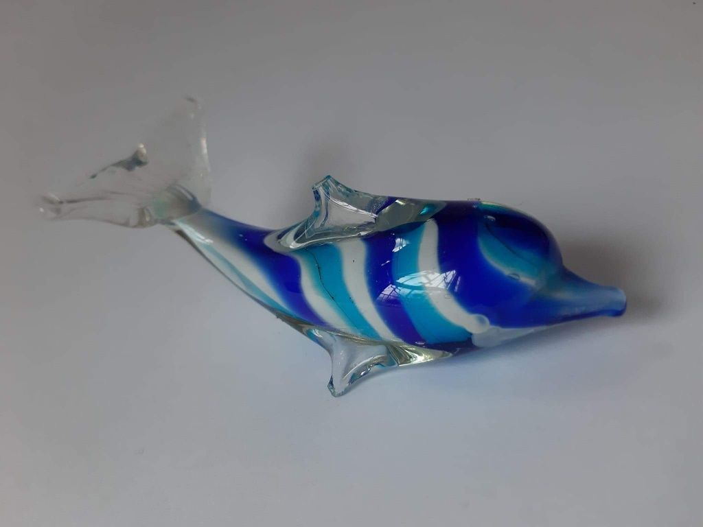 Kolorowy delfin szklany