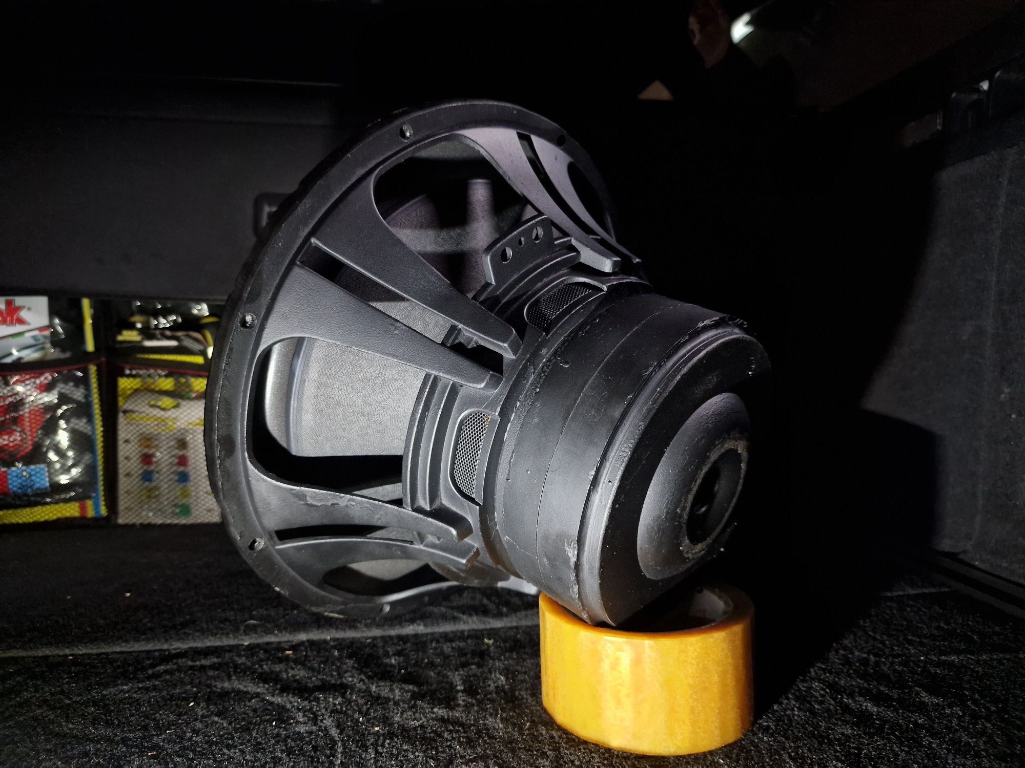 Skrzynia basowa subwoofer tuba Głośnik 30 cm Audio System R12 400 Rms