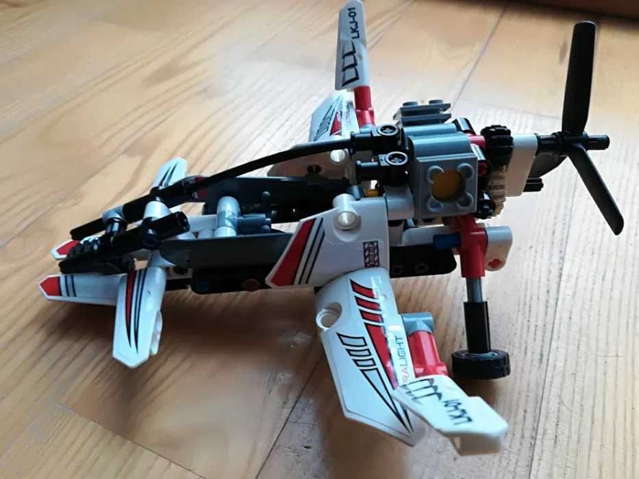Klocki Lego Technic 2w1 42057 ultralekki helikopter używane