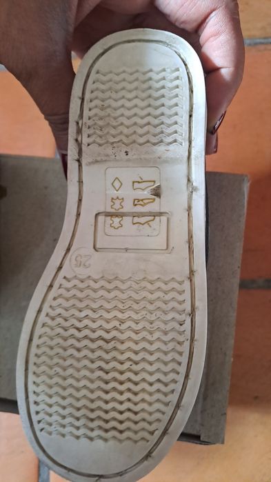 Mocassins/ Sapatos de vela em pele tamanho 25