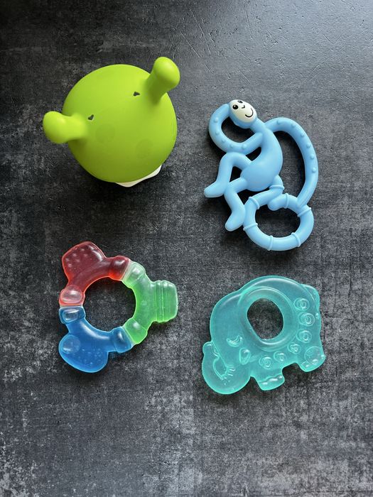 Zestaw gryzaków grzybek Mombella matchstick monkey 2 wodne